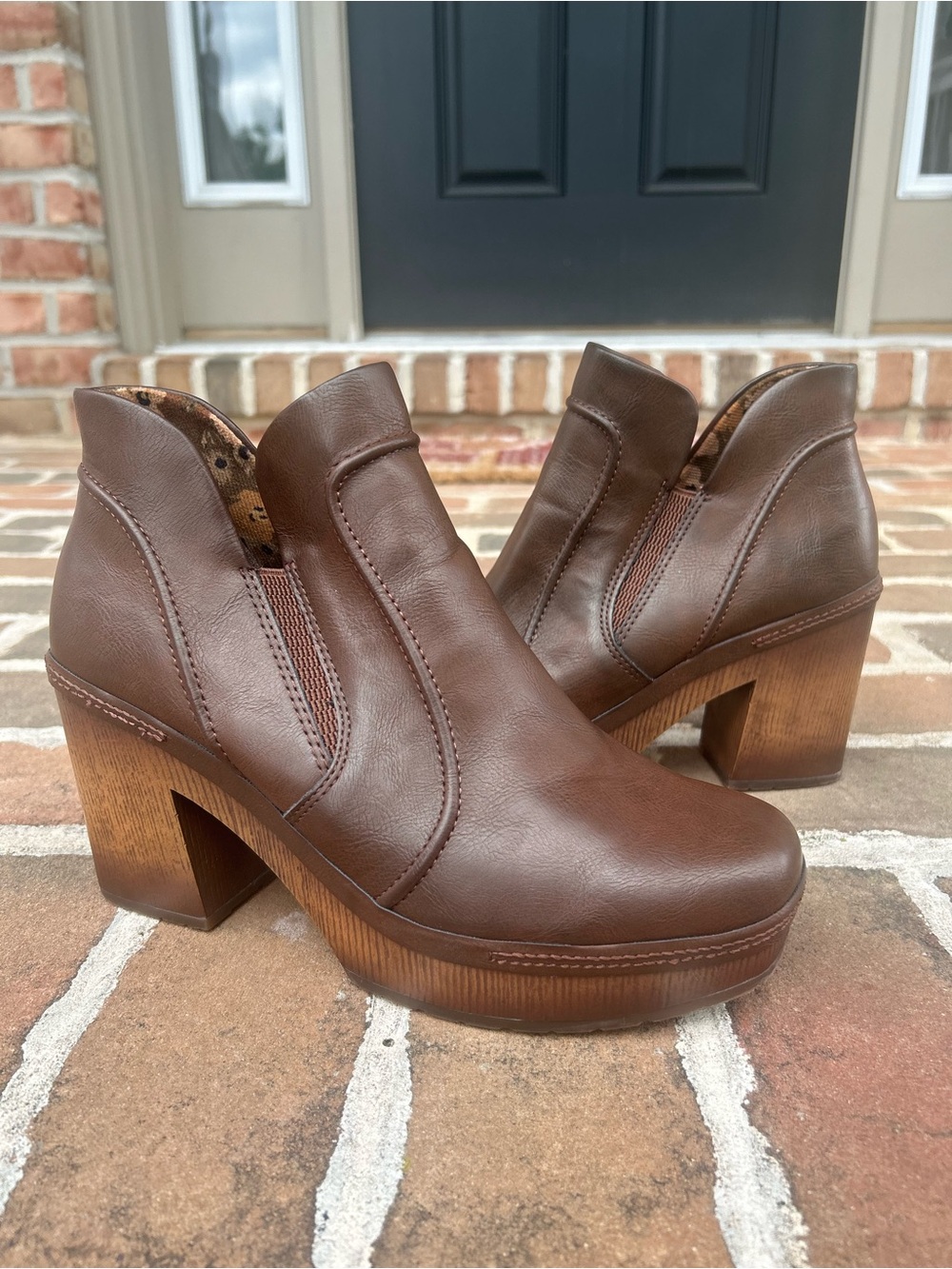 Korks by Kork Ease Robin Brown Square Toe Chunky Clog Boots Vegan 10
